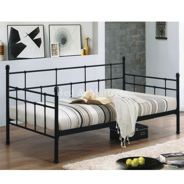 Comfort. Metal Day Bed
