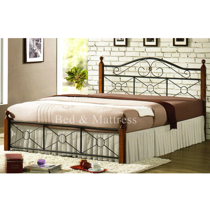 Aisley. Wood/Metal Queen Bed